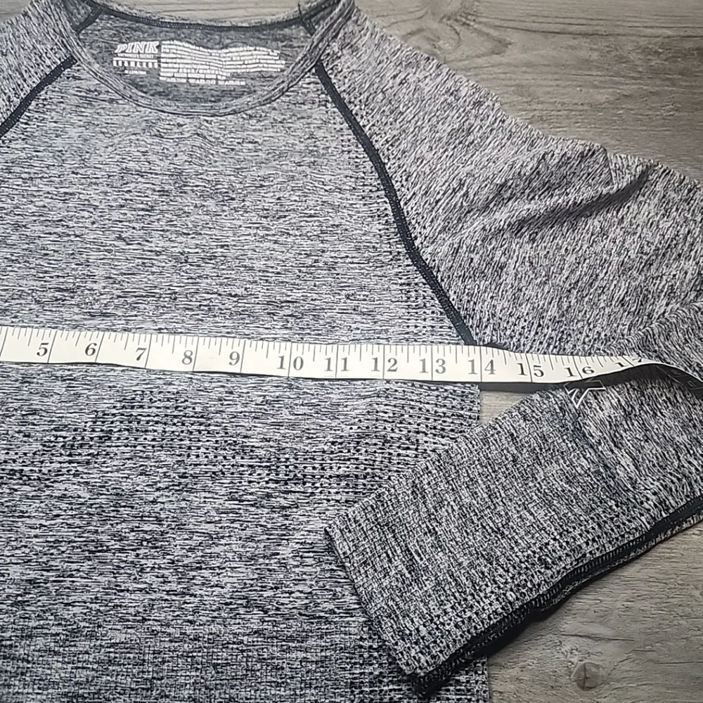 Victoria Secret PINK Top Womens Sz M Gray Long Sleeve Seamless Cropped - Picture 9 of 9